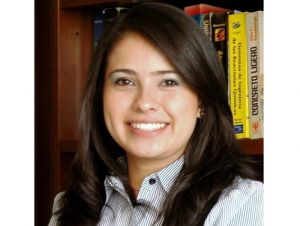 Egresada, condecorada por contribuciones cient&iacute;ficas