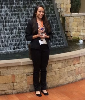 Premio mundial ALLTECH para egresada de biolog&iacute;a