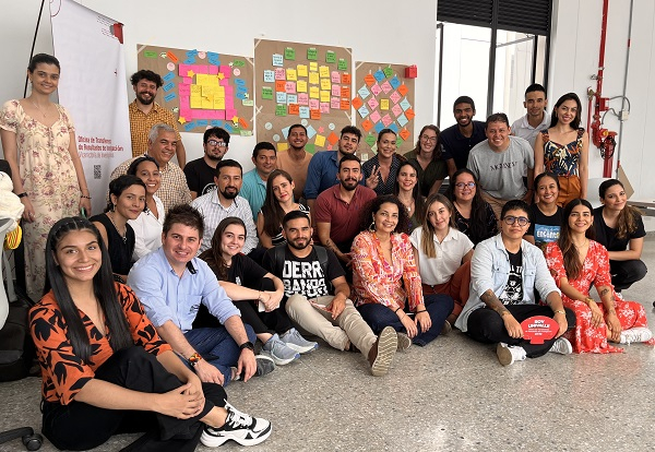 Manos a la obra: desde la innovaci&oacute;n social