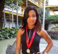 Estudiante gana oro en levantamiento de pesas