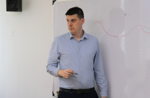 Director Nacional de Econom&iacute;a de la Salud de Argentina visit&oacute; la Escuela de Salud P&uacute;blica