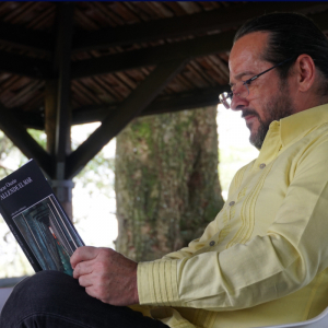 Allende el mar, rese&ntilde;a de Carmi&ntilde;a Navia