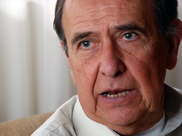 V&iacute;ctor Manuel Moncayo, relator de la Comisi&oacute;n