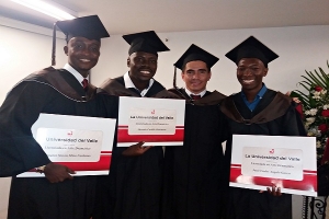 Primera promoci&oacute;n de licenciados en Arte Dram&aacute;tico de la Sede Pac&iacute;fico