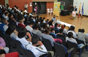 Ni&ntilde;os y j&oacute;venes se acercan a la ciencia