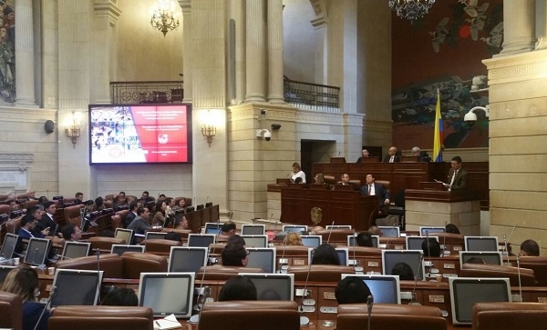 Rector de Univalle sustenta ante el Congreso propuesta para la creaci&oacute;n del Ministerio de la Ciencia, la Tecnolog&iacute;a y la Innovaci&oacute;n