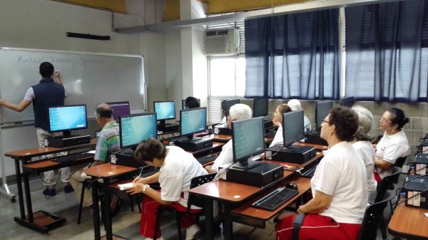 Inici&oacute; la Universidad del Adulto Mayor en la sede Palmira