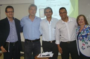 Primer Doctor en Qu&iacute;mica (Ph.D.) de productos naturales 100% colombiano