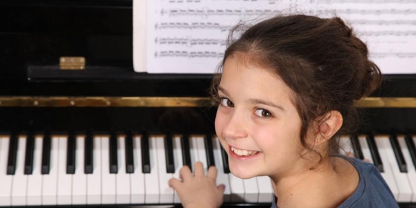 La m&uacute;sica es clave para el desarrollo de los ni&ntilde;os, dicen expertos