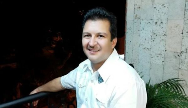 Profesor de la Universidad, relator en Foro nacional de Paz