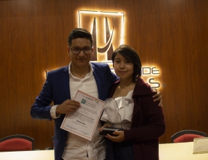 Estudiantes ganan premio de periodismo 'Orlando Sierra Hern&aacute;ndez'