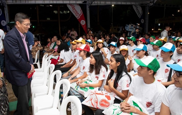 Ochenta j&oacute;venes, becados para el progreso, estudiar&aacute;n en Univalle
