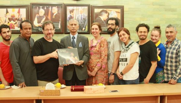 Laboratorio Esc&eacute;nico Univalle en gira por Bangladesh