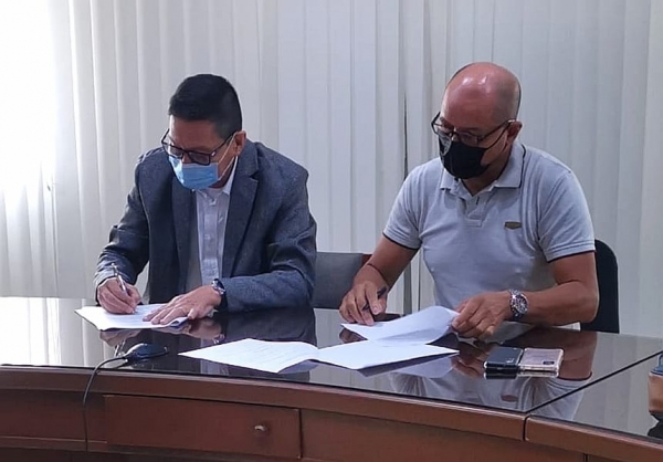 Direcci&oacute;n Universitaria firma acuerdo con Sintraempuvalle