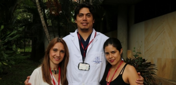 Profesores reconocidos por investigaci&oacute;n sobre anomal&iacute;as cong&eacute;nitas de la v&eacute;rtebra cervical Atlas