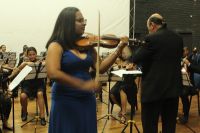 Violinista invitada de la Orquesta Sinf&oacute;nica de Estudiantes