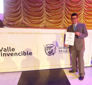 Periodista de programa de Univalle Est&eacute;reo recibe menci&oacute;n en premios departamentales de periodismo