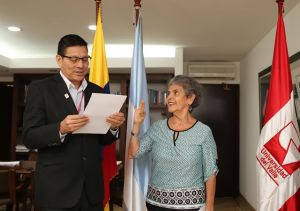 Se posesion&oacute; decana de Humanidades