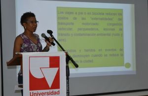 En Cali, ciclistas y peatones est&aacute;n en desventaja