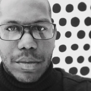 Egresado de Arte Dram&aacute;tico, becado en importante doctorado de la Universidad de Nueva York