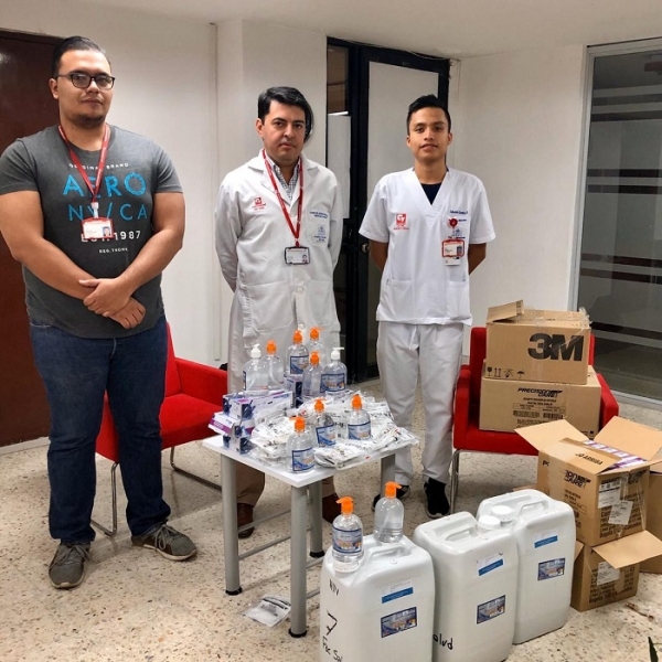 Univalle entrega elementos de protecci&oacute;n al personal m&eacute;dico del HUV
