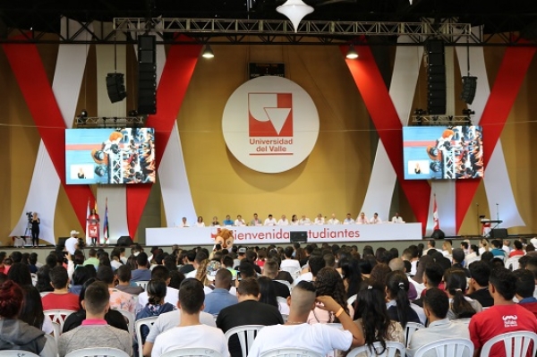 Univalle da la bienvenida a nuevos estudiantes