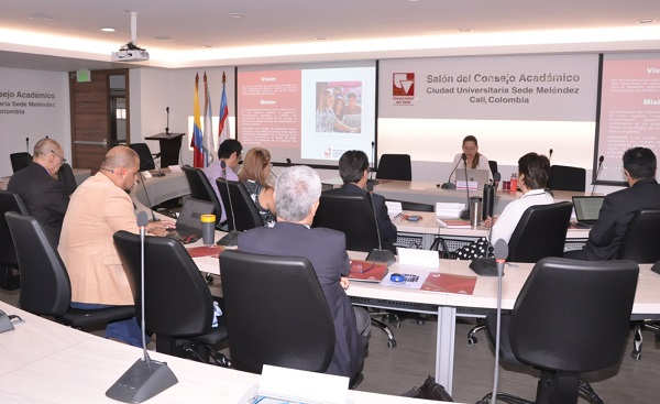 Pares Acad&eacute;micos visitaron la Maestr&iacute;a en Salud Ocupacional para la Renovaci&oacute;n de la Acreditaci&oacute;n de Alta Calidad