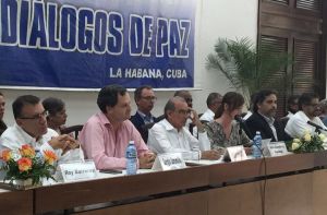 Firma de cese al fuego es solo el inicio de la etapa m&aacute;s dif&iacute;cil: analistas