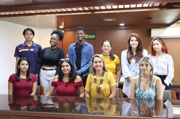 Estudiantes de intercambio 2022-2 se preparan para realizar su experiencia acad&eacute;mica y cultural en el exterior