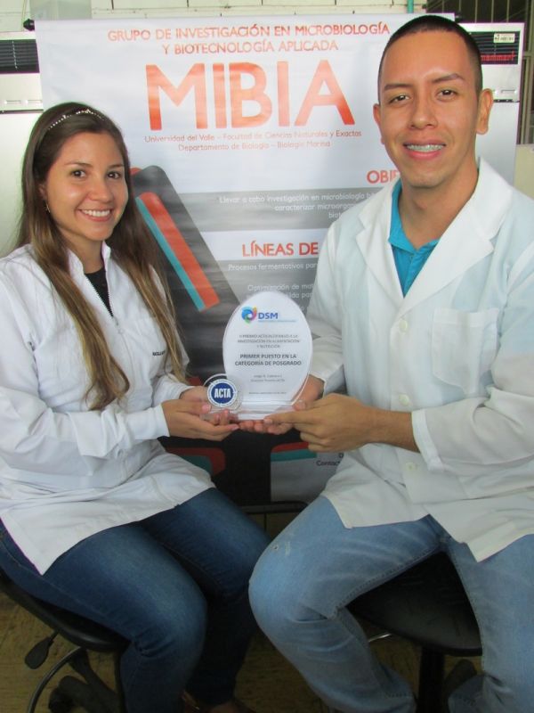 Egresados ganan premio en ciencia y Tecnolog&iacute;a de Alimentos