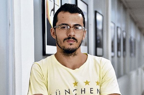 Estudiante gana premio de periodismo en Alemania