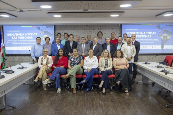 Un documento clave para la innovaci&oacute;n p&uacute;blica en Am&eacute;rica Latina se discute en Univalle