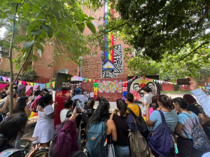 Izada a la bandera disidente y progresista de la diversidad sexual