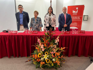 Reconocimiento por sus 44 a&ntilde;os de docente en Univalle