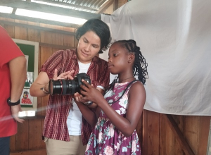 Donde el r&iacute;o resiste: arquitectura, comunidad y paz en Guapi