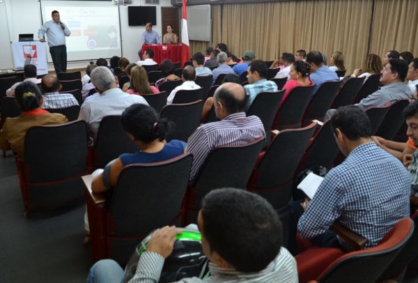 Univalle se capacita en Gobierno en L&iacute;nea