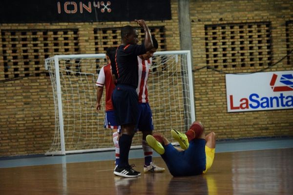 &Aacute;rbitro colombiano en el Mundial de f&uacute;tbol sala 2016