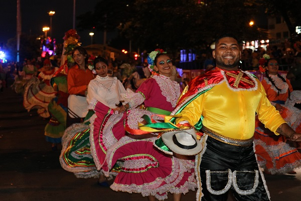 Despliegue de talento univalluno en La Fiesta de Mi Pueblo