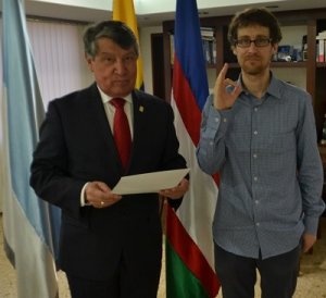 Se posesion&oacute; director de relaciones internacionales