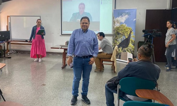 Explorando los desaf&iacute;os y oportunidades del acceso abierto: La comunidad frente a la comercializaci&oacute;n