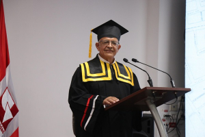 Profesor jubilado recibe condecoraci&oacute;n de la Liga Colombiana Contra el C&aacute;ncer