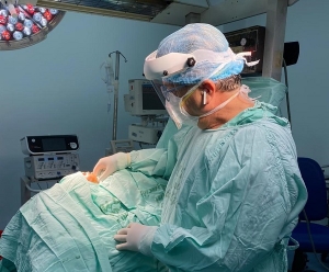 Docentes de Univalle y m&eacute;dicos del HUV operan con &eacute;xito a reci&eacute;n nacido