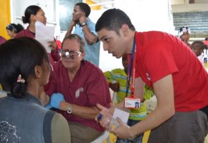 Estudiantes en la misi&oacute;n m&eacute;dica del Comfort