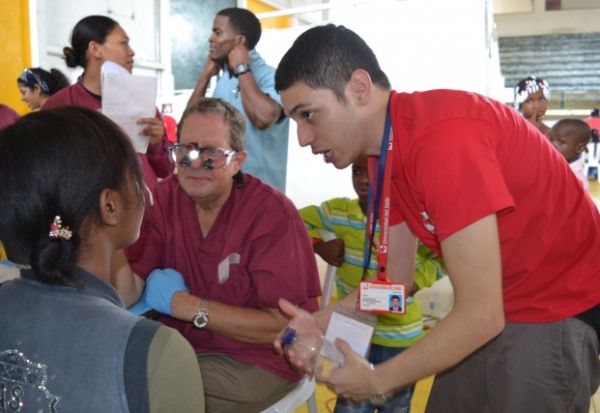 Estudiantes en la misi&oacute;n m&eacute;dica del Comfort