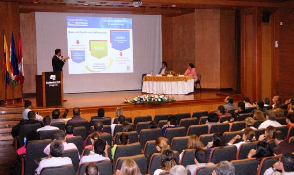 Univalle asesora planes de desarrollo de comunas de Cali