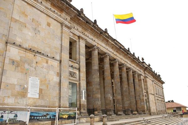 Congreso aprueba ley hist&oacute;rica para Univalle con inversi&oacute;n de $100 mil millones