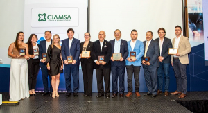 Adicomex le entrega reconocimiento a Univalle