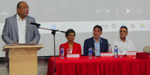 "La fortaleza de la universidad p&uacute;blica est&aacute; basada en sus profesores"